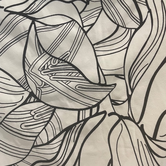 CALIA Swim Cropped Long-Sleeve Rashguard Black / White Floral (Size M) - Picture 5 of 8